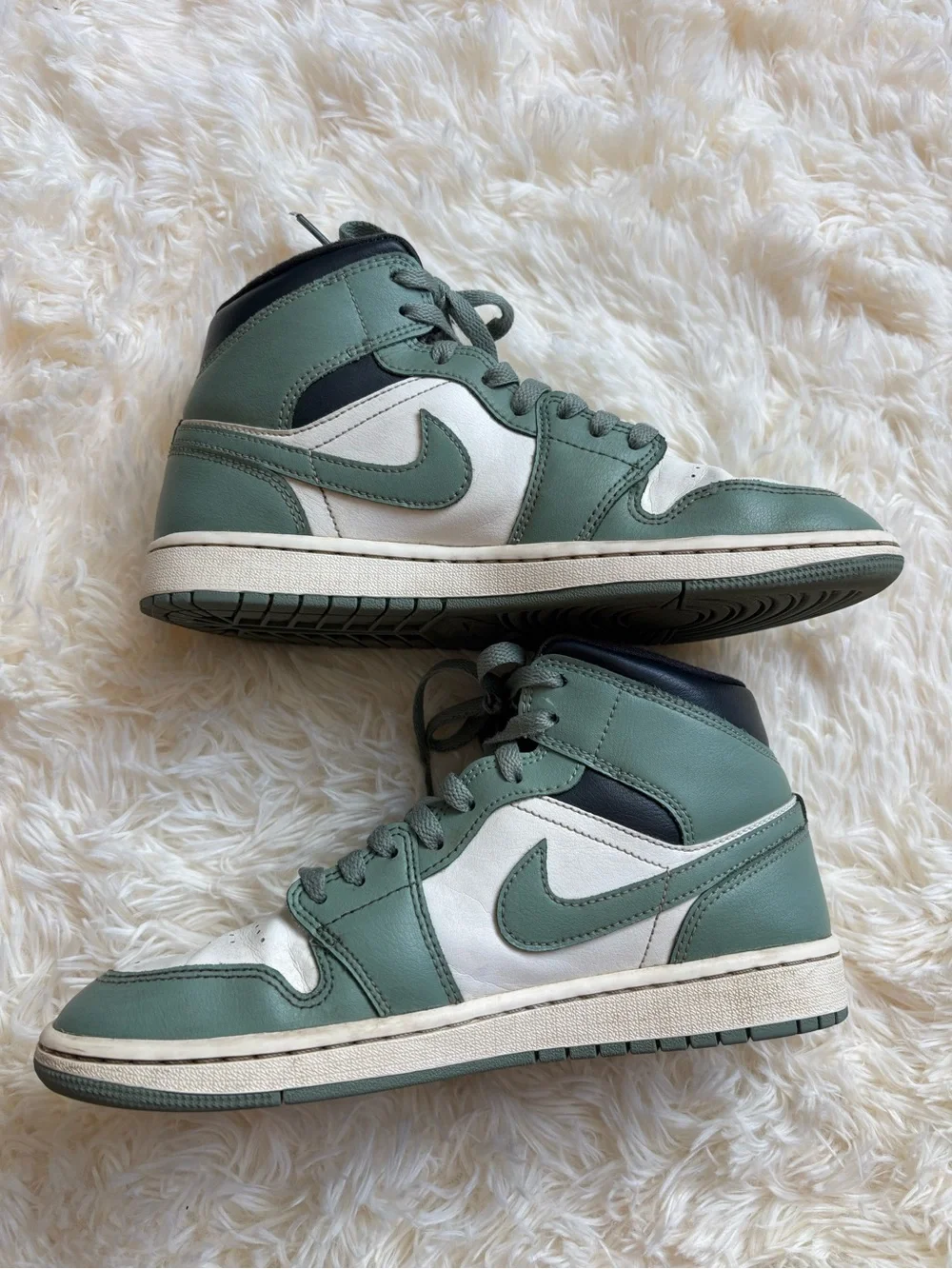 Air Jordan 1 Mid Jade Smoke Womens Sz 9 Sail Green Sneakers